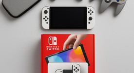 Mint
													Nintendo Switch - OLED - White, 64 GB, photo 1 of 11