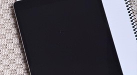 Mint
													Apple iPad 9th Gen - Unlocked, Gray, 64 GB, A2603, photo 3 of 8