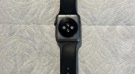 Fair
													Apple Watch Series 3 42mm - Gray, A1859, Aluminum - GPS, photo 5 of 7