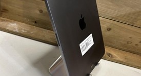 Fair
													Apple iPad Pro 11" 2018 - Unlocked, Gray, 64 GB, A2013, photo 5 of 5