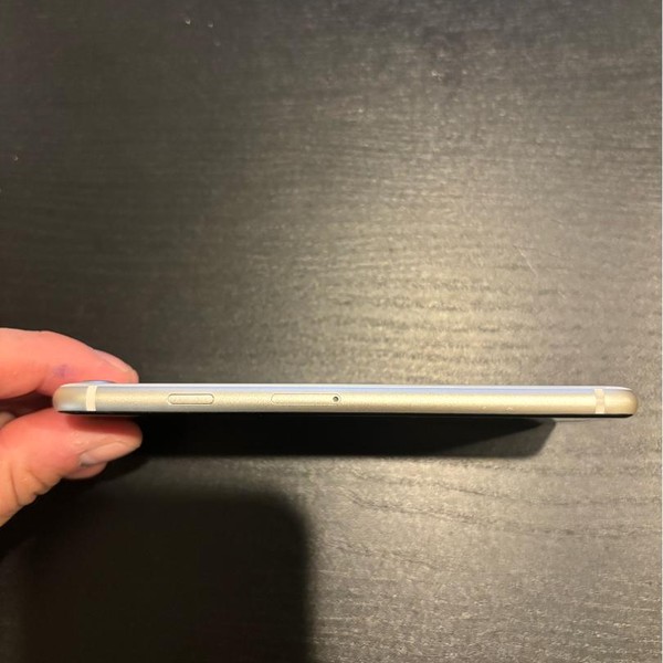 Apple iPhone SE 3rd Gen 2022 - Unlocked, 64 GB, Starlight, A2595