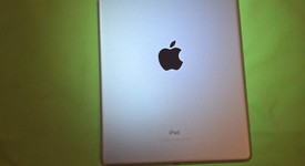 Good
													Apple iPad 6th Gen - Wi-Fi, Silver, 32 GB, A1893, photo 4 of 9