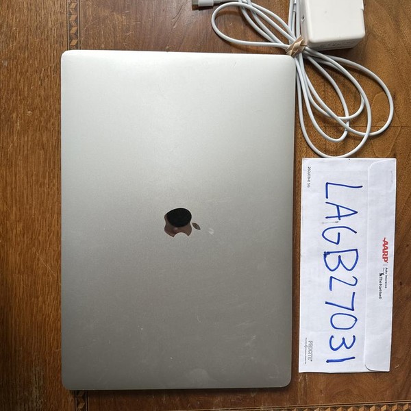 MacBook Pro 2019 - 16 inch - 512 GB, Silver, 16 GB, Intel Core i7