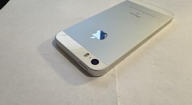 Good
													Apple iPhone SE 1st Gen 2016 - Unlocked, Silver, 32 GB, A1662, photo 2 of 3