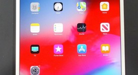 Mint
													Apple iPad Pro 9.7" - Wi-Fi, Gold, 32 GB, A1673, photo 1 of 3