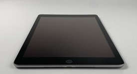 Mint
													Apple iPad 5th Gen - Wi-Fi, Gray, 32 GB, A1822, photo 4 of 7