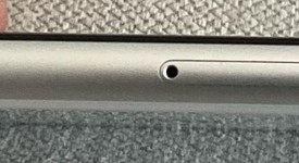Mint
													Apple iPhone SE 3rd Gen 2022 - Unlocked, Starlight, 64 GB, A2595, photo 5 of 7