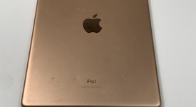 Mint
													Apple iPad 7th Gen - Unlocked, Gold, 32 GB, A2200, photo 5 of 6