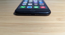 Good
													Apple iPhone SE 3rd Gen 2022 - Unlocked, Midnight, 128 GB, A2595, photo 3 of 14