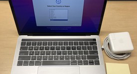 Good
													MacBook Pro 2018 (With Touch Bar) - 13" - I5, Gray, 256 GB, 16 GB, photo 1 of 8