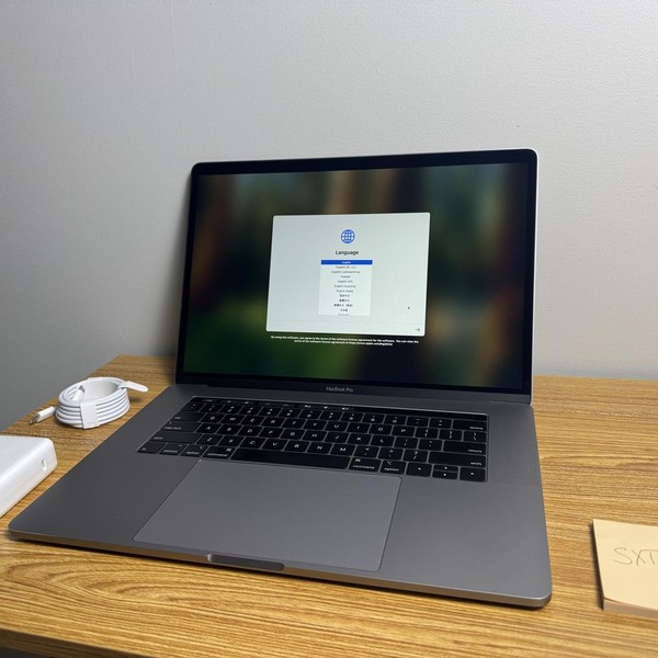 MacBook Pro 2018 (With Touch Bar) - 15 inch - I7, Gray, 512 GB, 16 GB