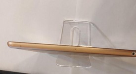 Mint
													Apple iPad 6th Gen - Wi-Fi, Gold, 32 GB, A1893, photo 4 of 6