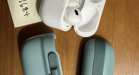 Used
													Apple AirPods Pro 2 - Lightning, photo 1 of 3