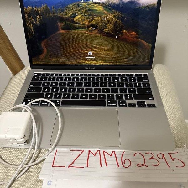 MacBook Air 2020 - 13 inch - 256 GB, Gray, 8 GB, Apple M1