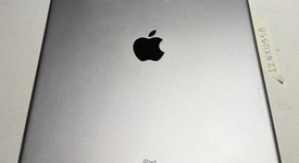 Good
													Apple iPad Pro 12.9" 2nd Gen 2017 - Unlocked, Gray, 256 GB, photo 4 of 6