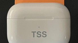 Used
													Apple AirPods Pro 2nd Gen - USB-C, photo 2 of 5