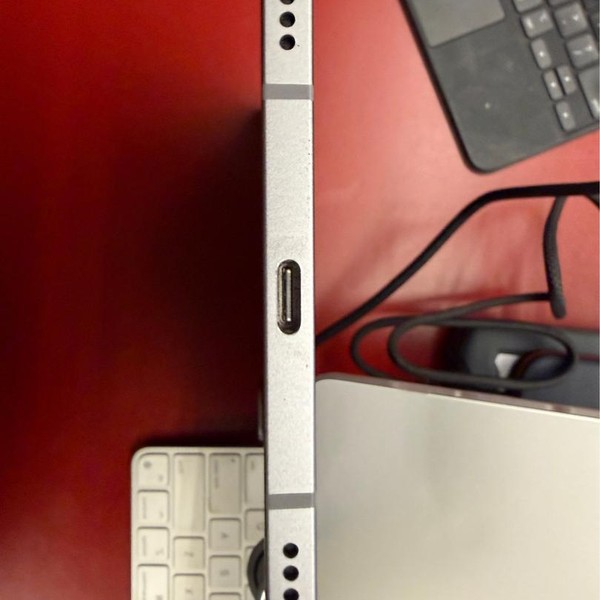 Apple iPad Pro 11 inch 4th Gen 2022 - Unlocked, 1 TB, Gray