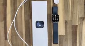 Good
													Apple Watch Series 9 45mm - Unlocked, Silver, A2984 - Cellular, Aluminum, photo 2 of 5