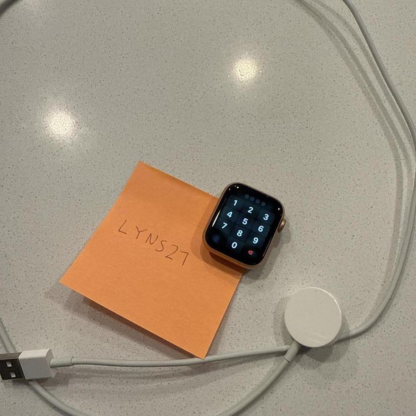 Apple Watch Series 6 40mm - Gold, A2291 - GPS, Aluminum