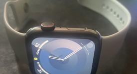 Good
													Apple Watch SE 1st Gen 44mm - Unlocked, Gray, A2354 - Cellular, Aluminum, photo 2 of 6