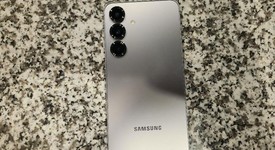 Good
													Samsung Galaxy S25 - Unlocked, Silver Shadow, 128 GB, 12 GB, SM-S931U1, photo 2 of 5