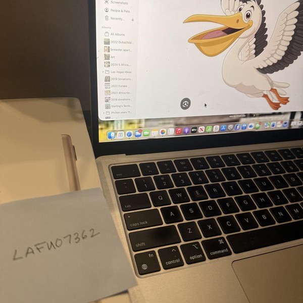 MacBook Air 2022 (M2) - 13 inch - 512 GB, Starlight, 16 GB, Apple M2