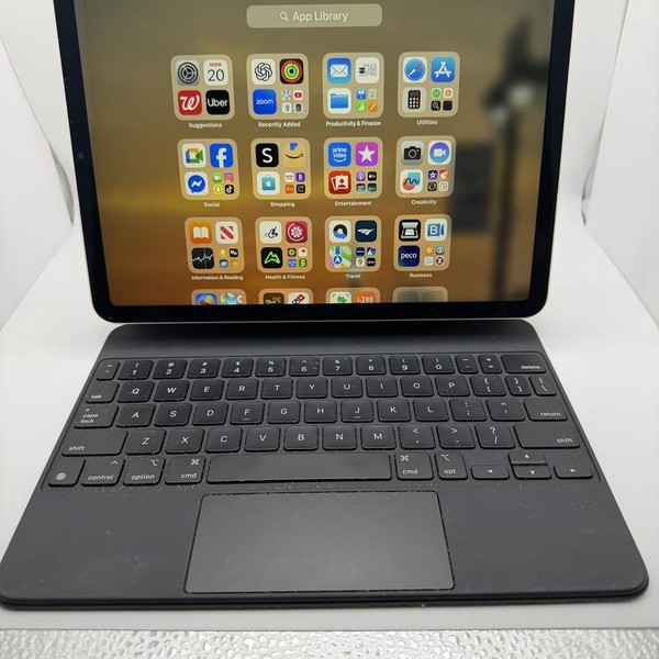 Apple iPad Air 5th Gen - Verizon, 256 GB, Starlight, A2589