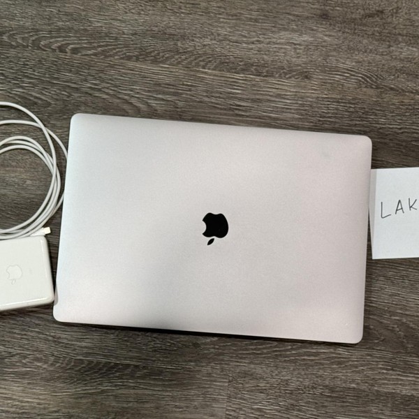 MacBook Pro 2019 - 16 inch - 1 TB, Silver, 16 GB, Intel Core i7