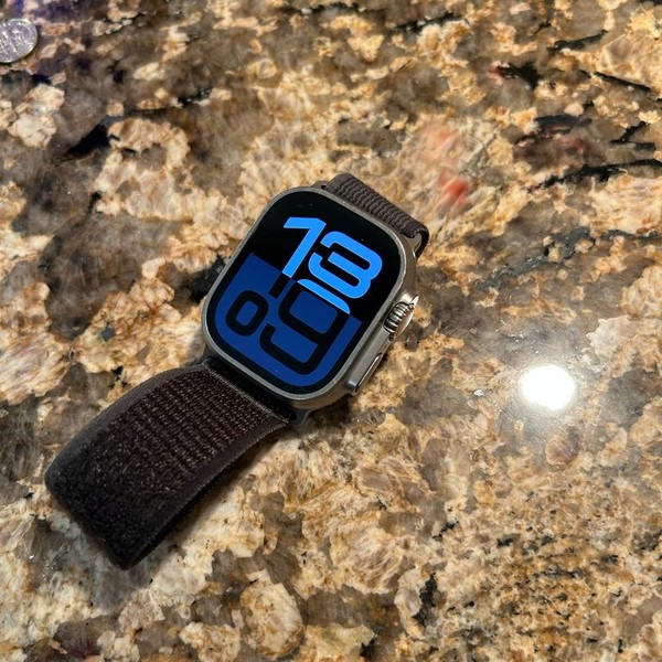 Apple Watch Ultra 49mm - Unlocked, Titanium, A2622