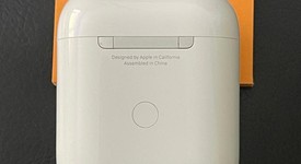 Used
													Apple AirPods 2nd Gen - Wireless Case, photo 3 of 5