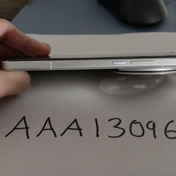 Xiaomi 15 Ultra - Unlocked Non-US, 512 GB, Silver, 16 GB