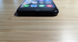 Good
													Apple iPhone SE 3rd Gen 2022 - Unlocked, Midnight, 64 GB, A2595, photo 3 of 13