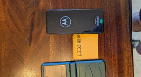Good
													Motorola Razr (2024) - Unlocked, Gray, 256 GB, 8 GB, photo 4 of 24