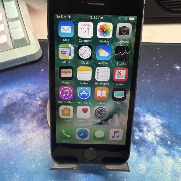 Apple iPhone 5S - AT&T, 16 GB, Gray, A1533
