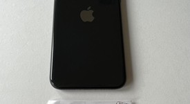 Good
													Apple iPhone SE 2nd Gen 2020 - Unlocked, Black, 64 GB, A2275, photo 3 of 9