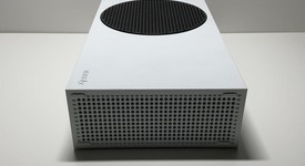 Mint
													Xbox Series S (2020) - White, 512 GB, photo 4 of 5