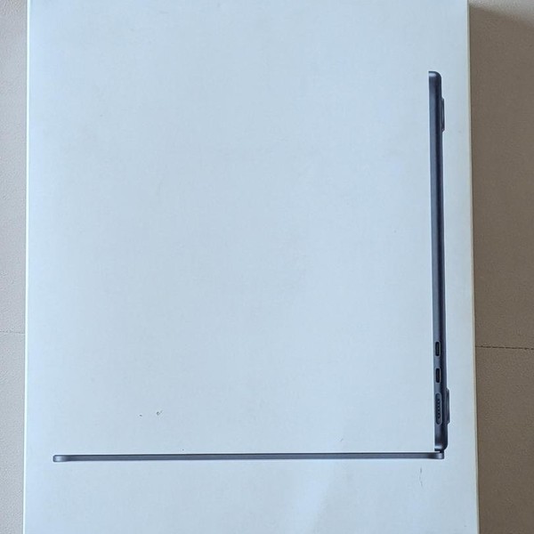 MacBook Air 2026 (M5) - 13 inch - 512 GB, Midnight, 16 GB, Apple M5 10-Core (8-core GPU)