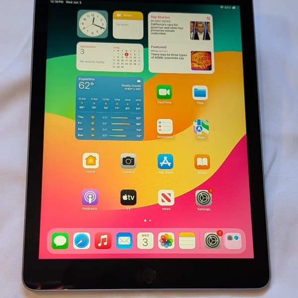 Apple iPad (6th Gen) - Wi-Fi, 32 GB, Gray, A1893