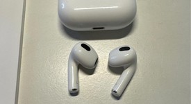 Used
													Apple AirPods 3rd Gen - Lightning Case, photo 4 of 5