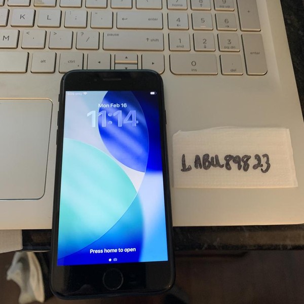 Apple iPhone SE 3rd Gen 2022 - Unlocked, 128 GB, Midnight, A2595