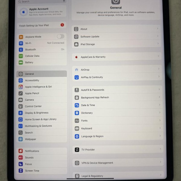 Apple iPad Pro 12.9 inch 6th Gen 2022 - Unlocked, 128 GB, Gray