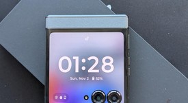 Mint
													Motorola Razr (2024) - Unlocked, Gray, 256 GB, 8 GB, photo 3 of 12