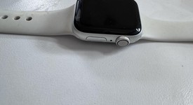 Good
													Apple Watch Series 4 40mm - Silver, A1977 - GPS, Aluminum, photo 3 of 5
