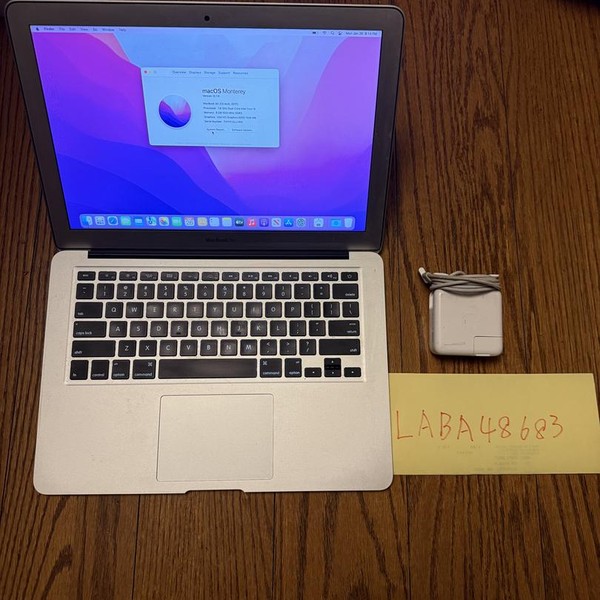 MacBook Air 2017 - 13 inch - I5, Silver, 128 GB, 8 GB