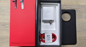 Mint
													OnePlus 11 - Unlocked Non-US, Black, 512 GB, 16 GB, PHB110, photo 4 of 7