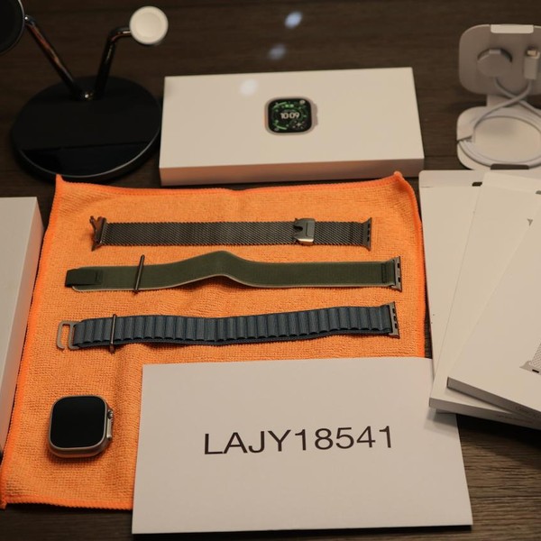 Apple Watch Ultra 3 49mm - Unlocked, Natural, A3281