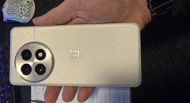 Mint
													OnePlus 13 - Unlocked, Arctic Dawn, 512 GB, 16 GB, photo 3 of 6