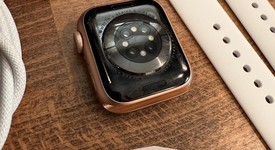 Fair
													Apple Watch Series 6 40mm - Gold, A2291 - GPS, Aluminum, photo 3 of 6