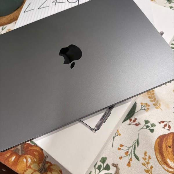 MacBook Air 2024 (M3) - 13 inch - 256 GB, Gray, 8 GB, Apple M3, 8-core GPU