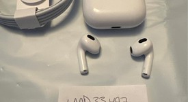 Used
													Apple AirPods 3rd Gen - Lightning Case, photo 2 of 3
